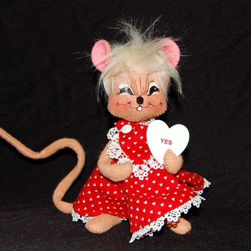 6" SWEETHEART GIRL MOUSE