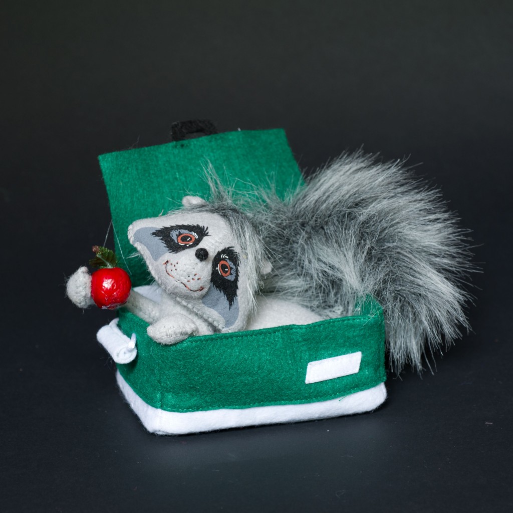 6" Cooler Crook Racoon