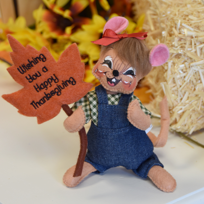 6 inch autumn greetings mouse