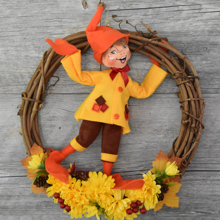 861118 12in Autumn Wreath Elf