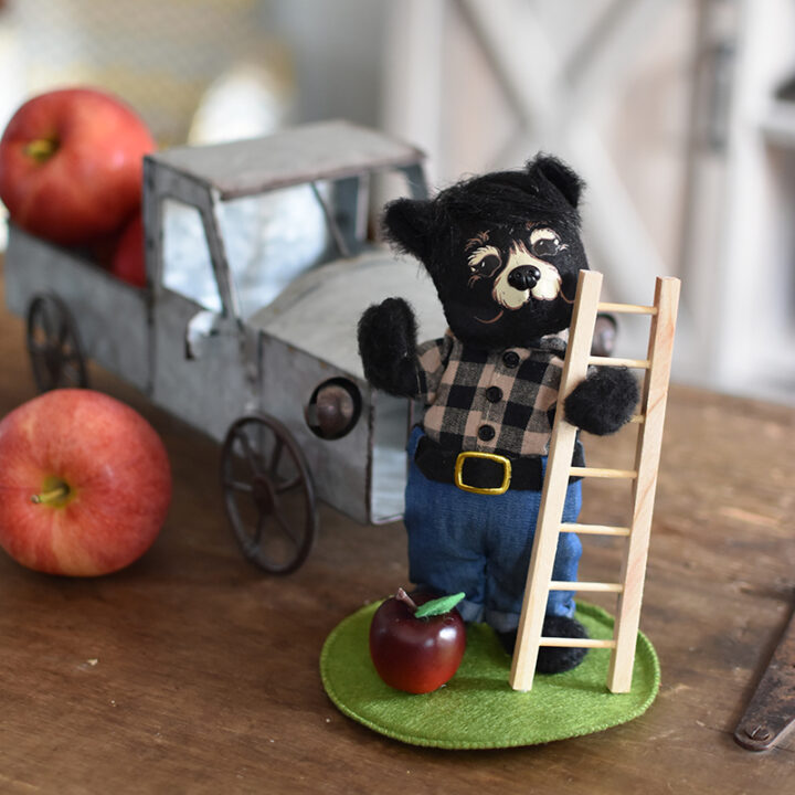 361622 7in Apple Picking Papa Bear-L-WEB