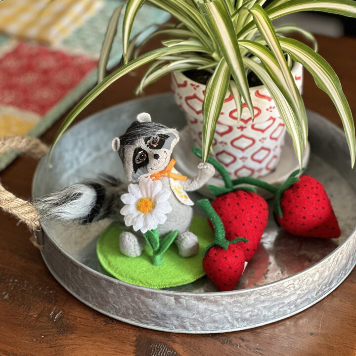 2023 Raccoon with Daisy + Berries-WEB